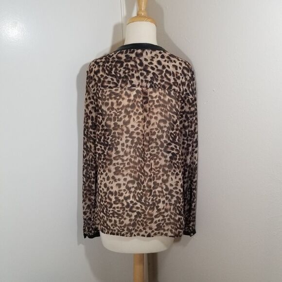 {Love 21} Leopard Print Polyester Blouse - Picture 4 of 10